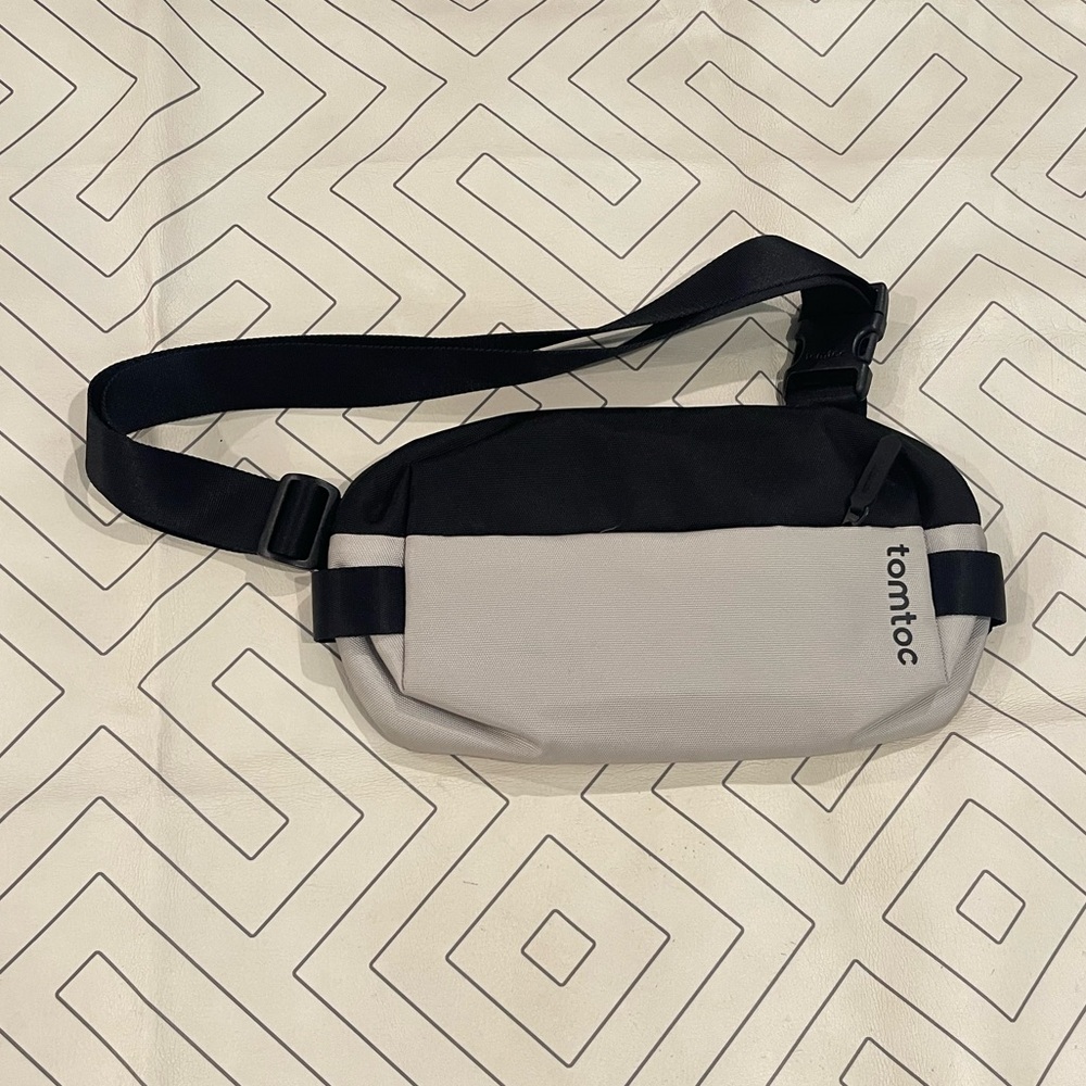Tomtoc Unisex Crossbody Travel Bag